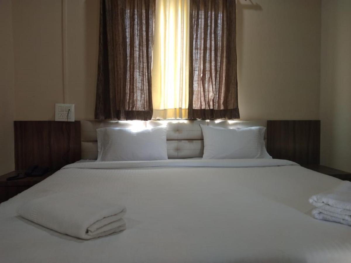 Hotel Krishna Exotica Ахмеднагар Экстерьер фото